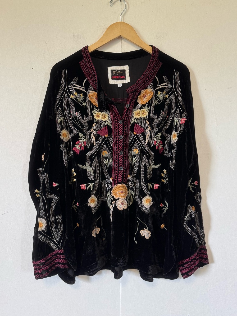 Johnny Was BIYA Jessabella Blouse Black Velvet Floral Embroidery Boho Large - Picture 10 of 10